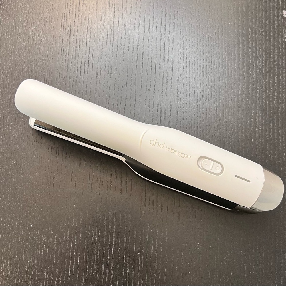 GHD UNPLUGGED STYLER - CORDLESS FLAT IRON - Like New